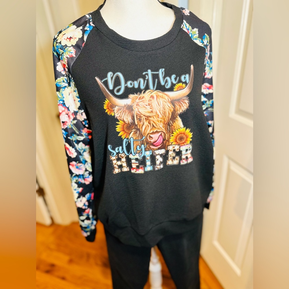 Don’t Be A Salty Heifer Raglan Floral Print Sweatshirt🌸